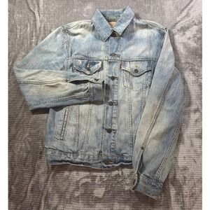 Levis 70589 Denim Trucker Jacket Mens Medium Light Wash Blue Jean Jacket